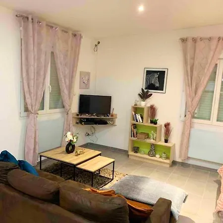 A Avec Terrasse 38 M² Et Jardin *